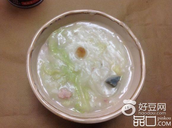皮蛋肉末白菜粥