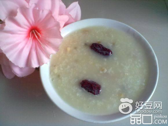红枣皮蛋西米粥