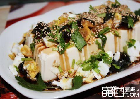 鸳鸯蛋拌豆腐
