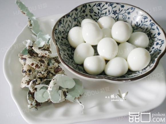 巧剥鹌鹑蛋