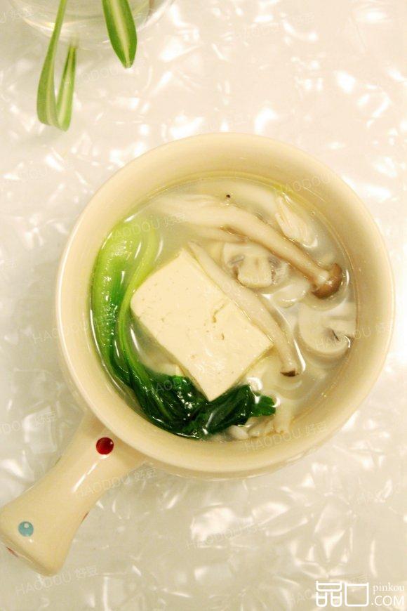 鲫鱼菌汤