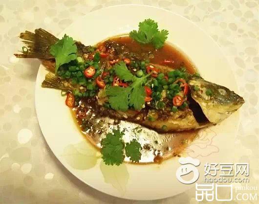 火锅底料做红烧鲫鱼