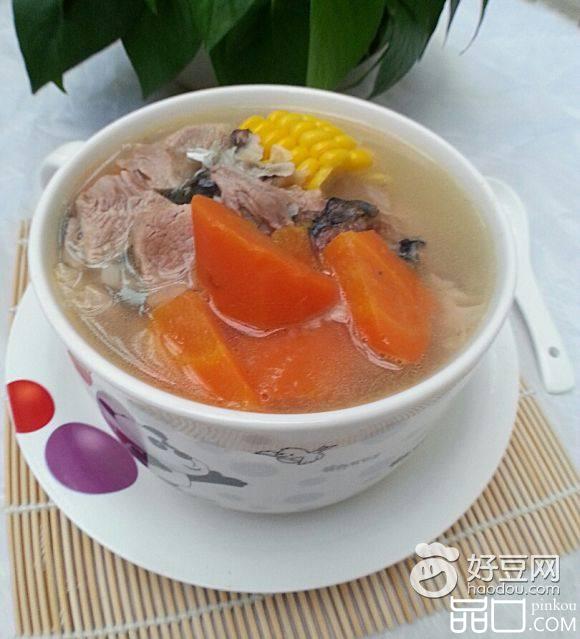 胡萝卜玉米鲫鱼汤