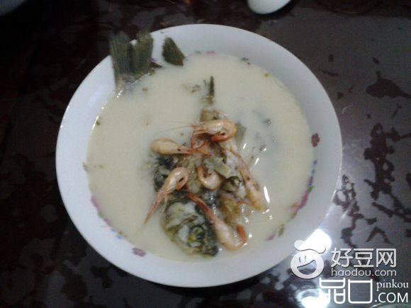 鲫鱼小虾汤