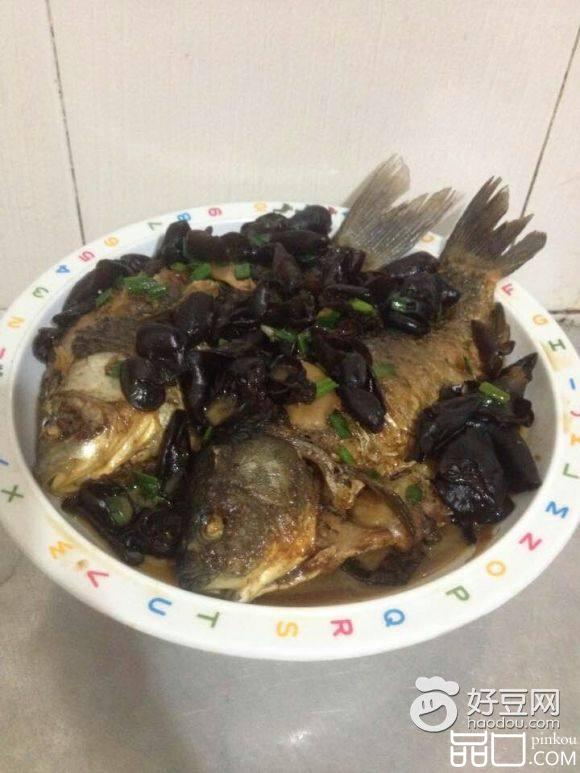 鲫鱼烧木耳