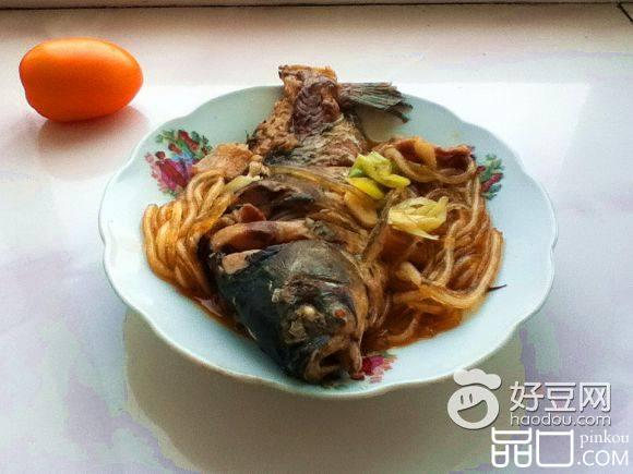 鲫鱼烧粉条