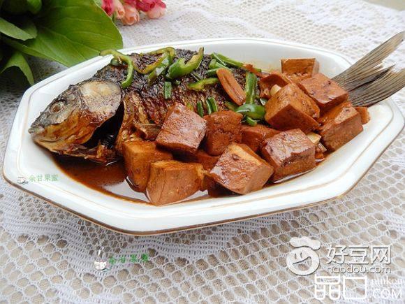 红烧鲫鱼豆腐