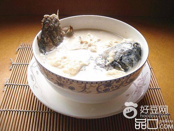 鲫鱼豆腐羹