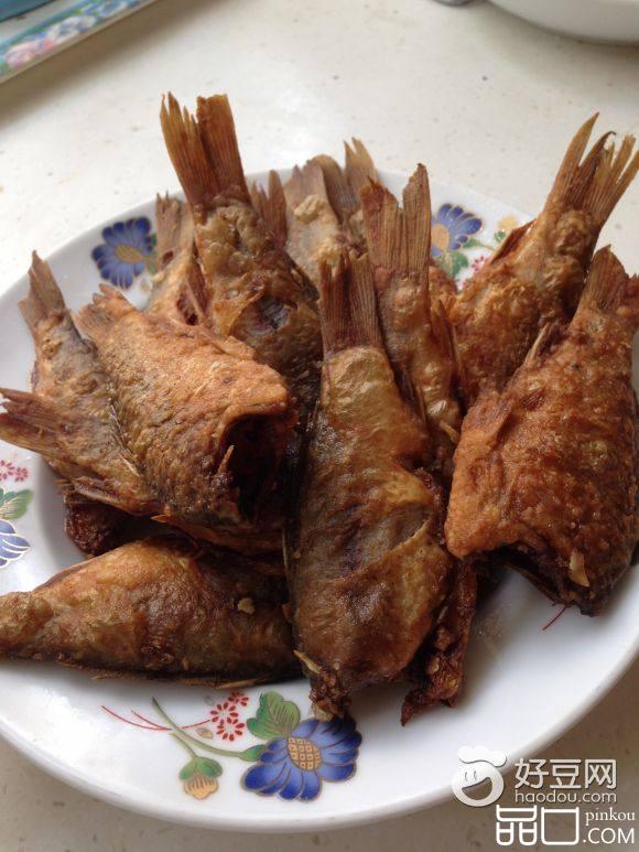酥炸野生小鲫鱼