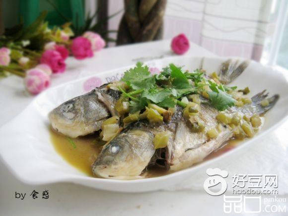 酸菜烧鲫鱼
