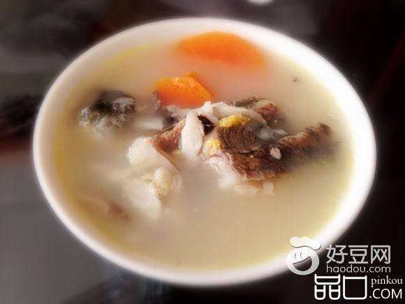 胡萝卜鲫鱼汤