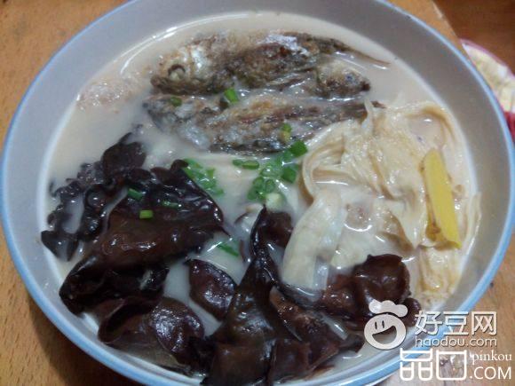 鲫鱼腐竹汤