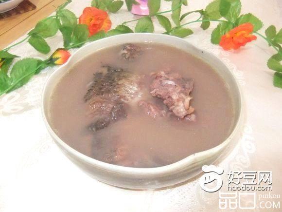 红豆鲫鱼猪骨汤