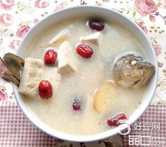 红枣豆腐鲫鱼汤