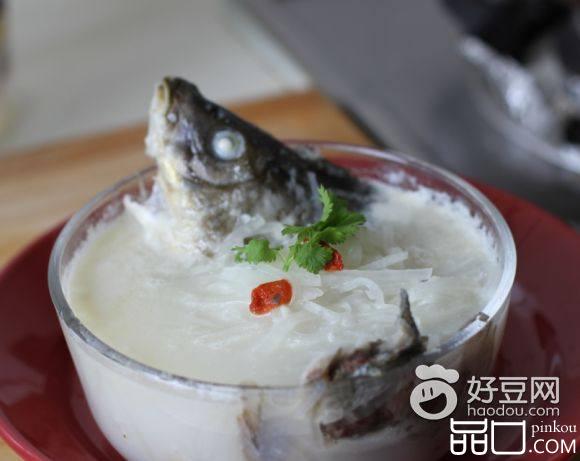 萝卜丝儿鲫鱼汤