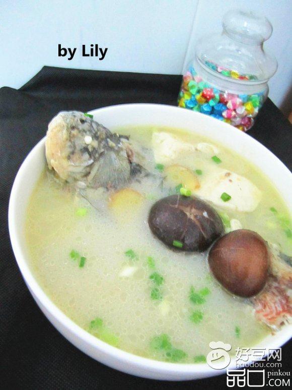 鲫鱼香菇豆腐汤