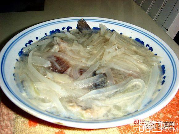 鲫鱼白萝卜汤