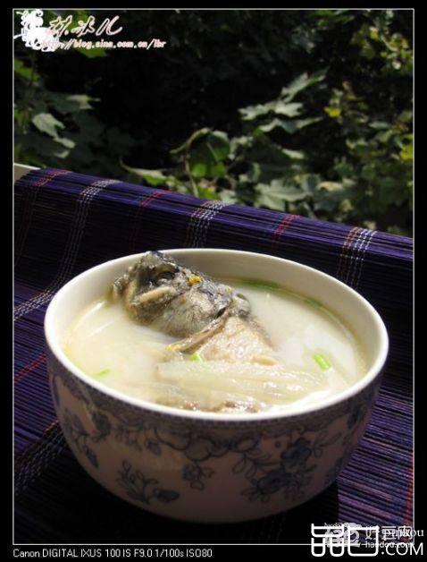 奶白萝卜丝鲫鱼汤