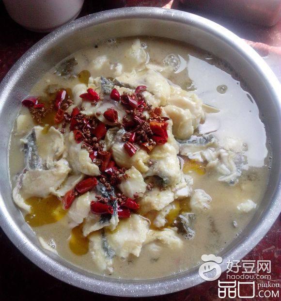 酸菜豆皮炖鱼