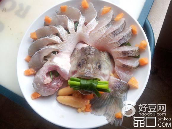 孔雀开屏