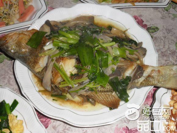 平菇鲈鱼