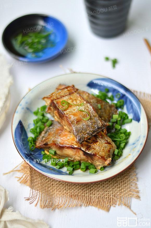 葱香烤带鱼