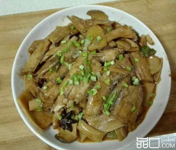 杏鲍菇炖带鱼