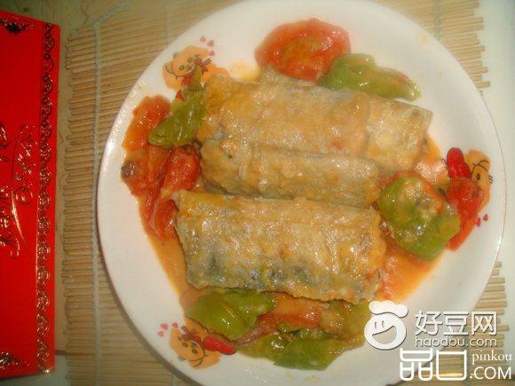西红柿辣椒炖带鱼