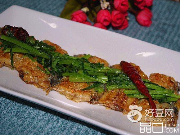 茼蒿炖带鱼