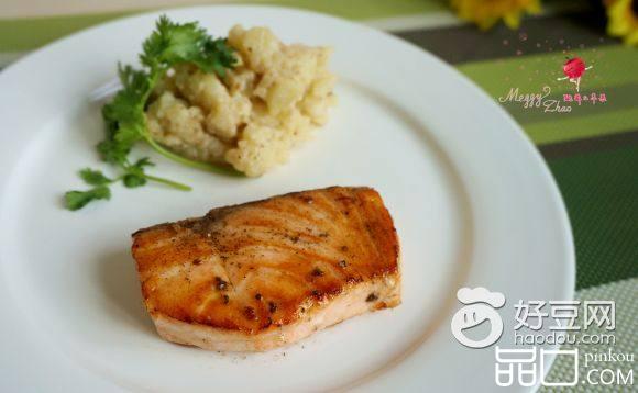 黑椒三文鱼土豆泥
