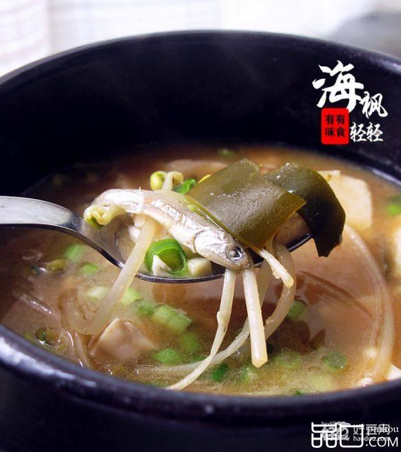 银鱼海带豆腐味噌汤