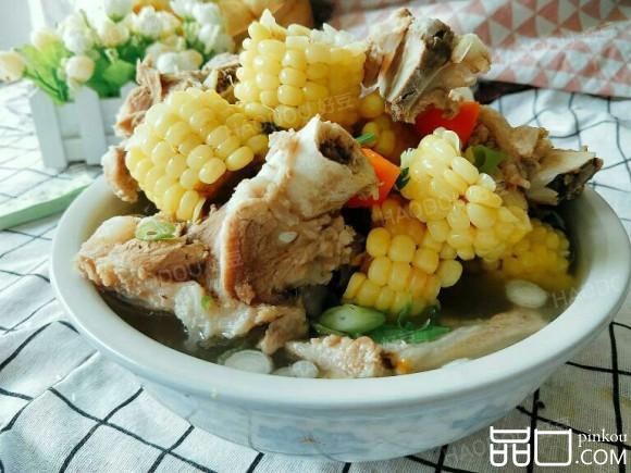 胡萝卜玉米筒骨汤