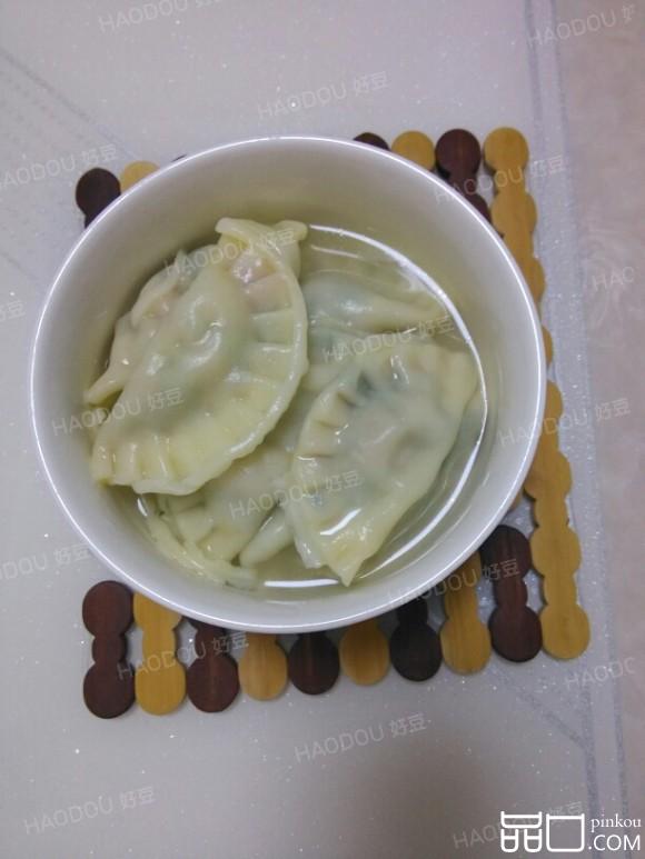 菜心胡萝卜肉饺子