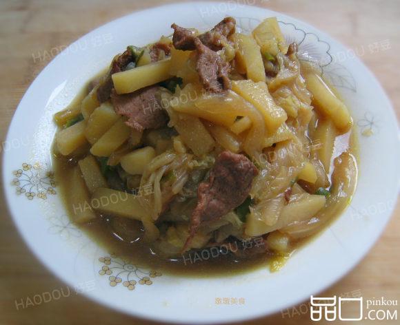 白菜猪肉炖土豆条