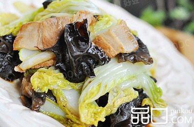 白菜木耳炒肉