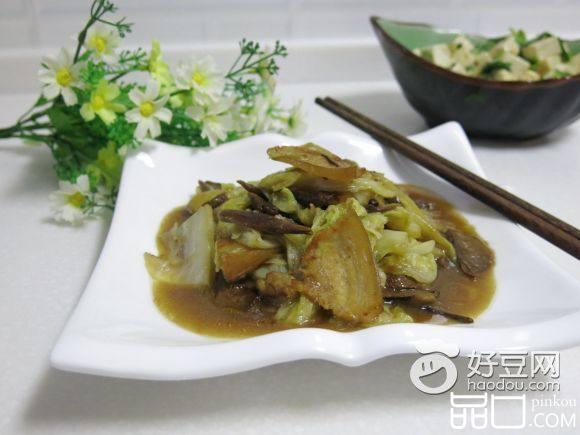 白菜肉片炒牛肝菌