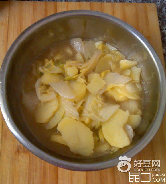 土豆片炖白菜片
