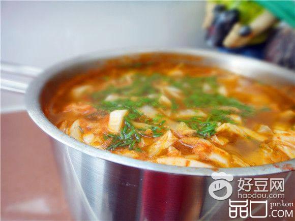 白菜西红柿辣椒油面条