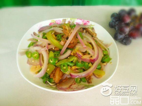 香辣莴笋炒卤肉片
