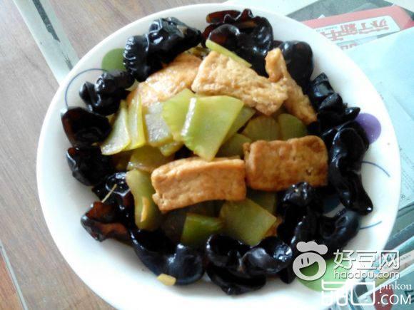 笋片木耳炒豆腐