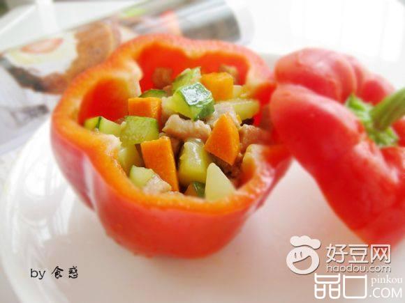 蔬菜肉丁红椒盅