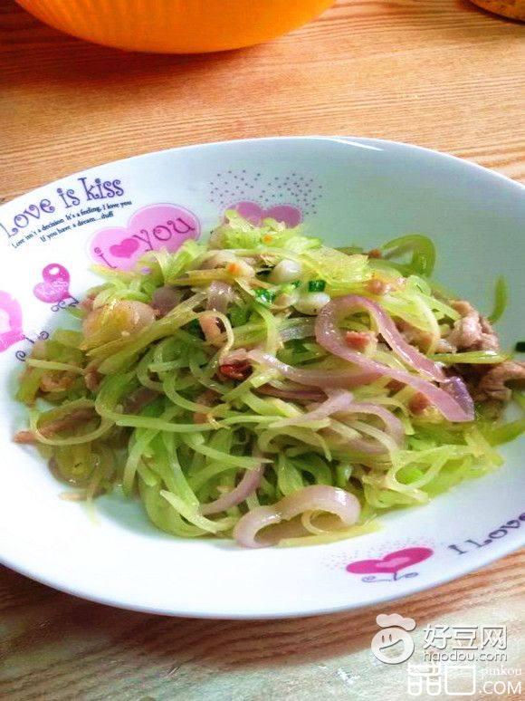 莴笋洋葱炒肉丝