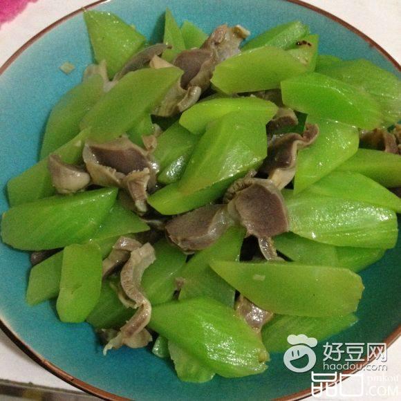 莴笋炒鸡肾