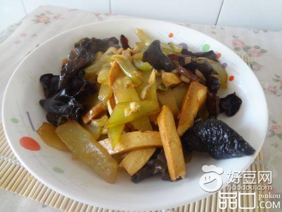 腊肠炒时蔬