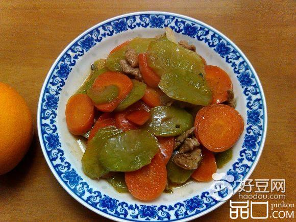 胡萝卜莴笋炒肉片