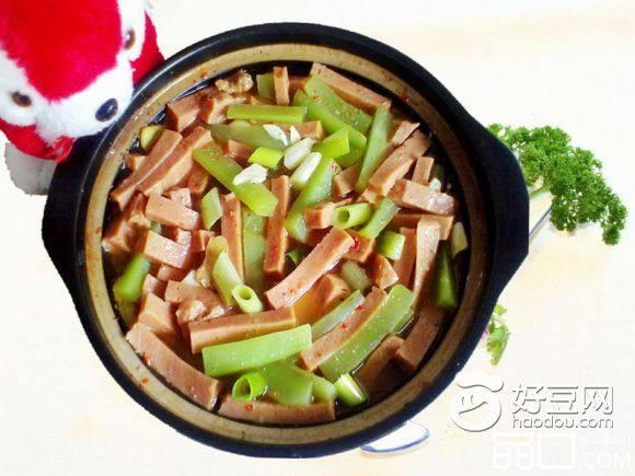 砂锅莴笋午餐肉