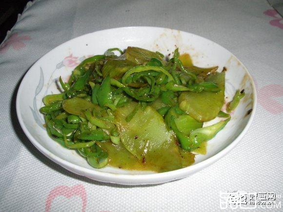 爆炒莴笋青辣椒