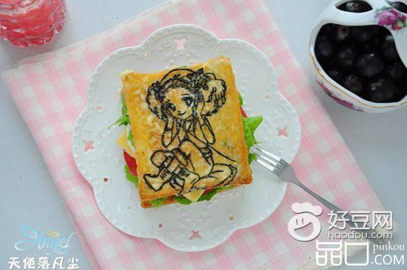 小女孩听音乐吐司三明
