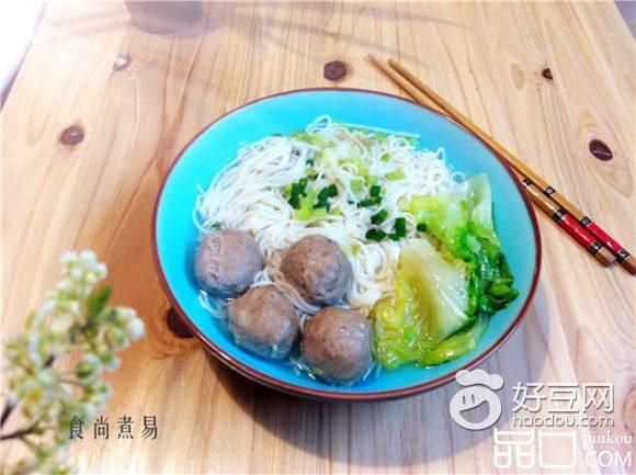 牛肉丸生菜汤面