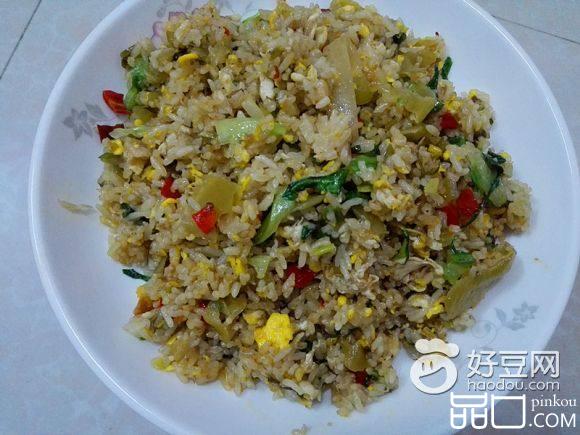 酸菜蛋炒饭